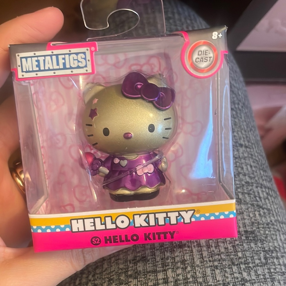 Hello kitty metal diecast figurine